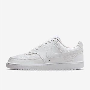 Nike Women’s Court Vision Low Sneaker, White Lace, size 7.5